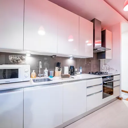 Premium National Stadium Apartment *