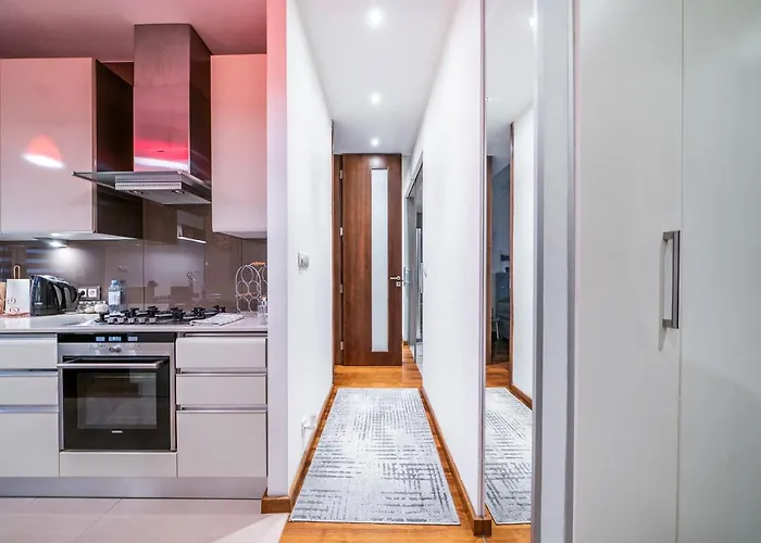 Premium National Stadium Apartment *